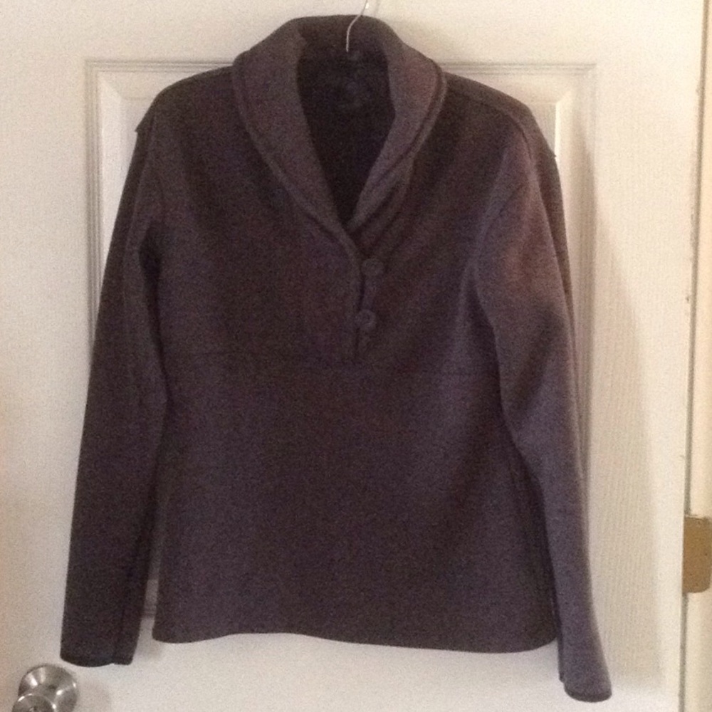 North Face sweater